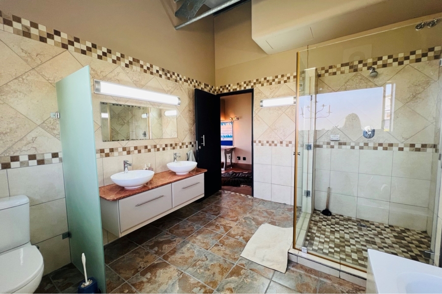 4 Bedroom Property for Sale in Baronetcy Estate Western Cape